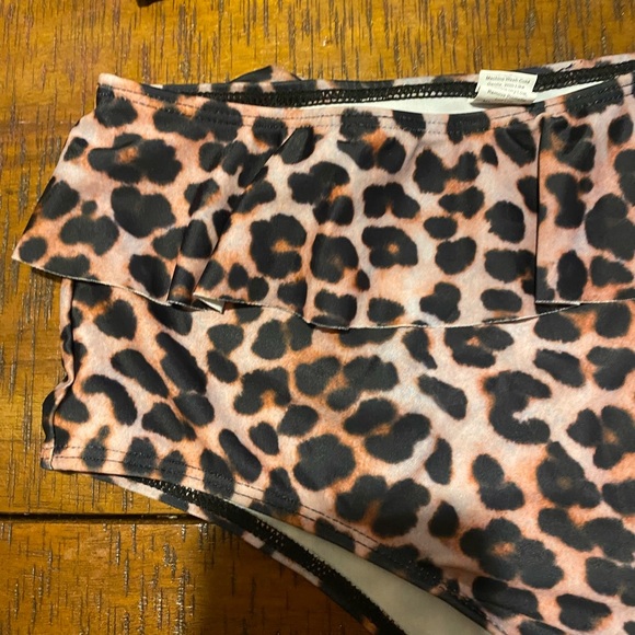 SHEIN leopard print bikini - Picture 9 of 11